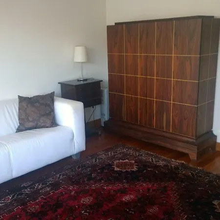 Marginal Luminous Вила-ду-Конди