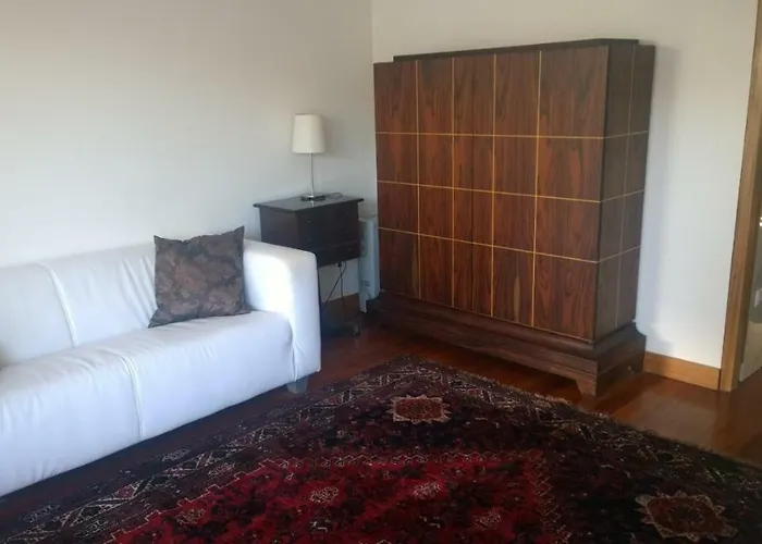 Marginal Luminous ヴィラ・ド・コンデ